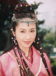 ​黎姿偶遇4女友人聊天，随后发博晒出20年前旧照怀念