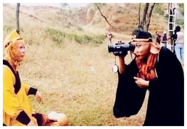 最经典版的西游记剧照，唐僧抽烟那都不是事，最后一张厉害了！