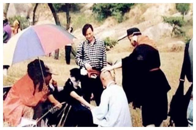 最经典版的西游记剧照，唐僧抽烟那都不是事，最后一张厉害了！