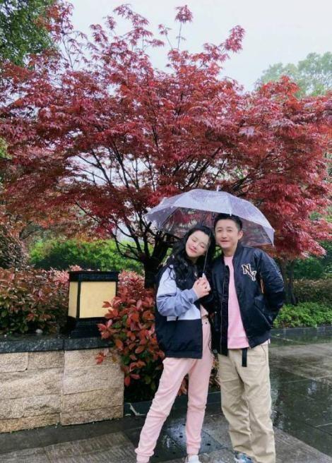 三胎依然有“沙漏”身材，冉莹颖简直是“魔鬼”