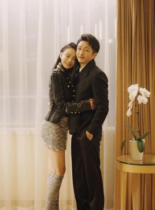 三胎依然有“沙漏”身材，冉莹颖简直是“魔鬼”