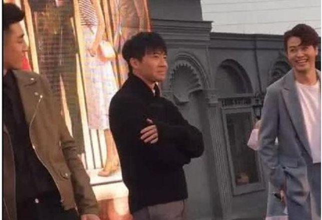 俞灏明因意外烧伤毁容，勇敢复出却被观众嘲笑，后台独自抹泪