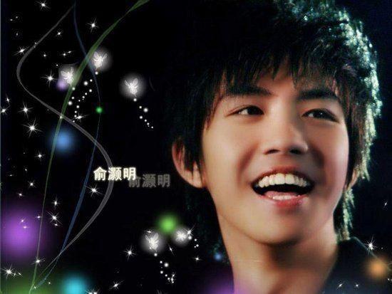 俞灏明因意外烧伤毁容，勇敢复出却被观众嘲笑，后台独自抹泪