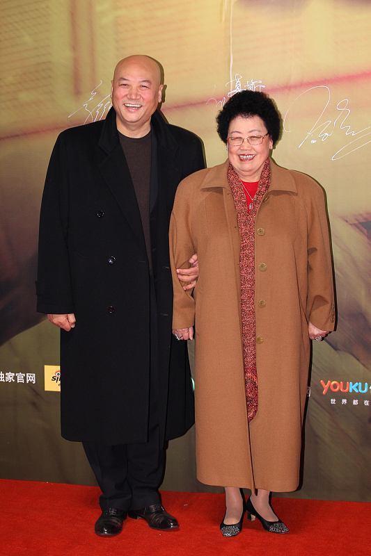 看到陈丽华与迟重瑞年轻时的照片，还是很有夫妻相的