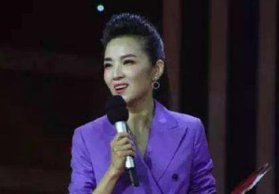 ​孩子6岁了老公身份成谜？央视主持管彤晒全家福，曾和韩红传绯闻