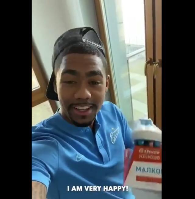 开窗收快递！前恒大猎物收到空投