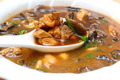​小鸡炖蘑菇：品读东北人难忘的味道！