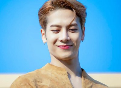 ​王嘉尔被何炅问朋友谁最有钱，王嘉尔秒回，让何炅猝不及防