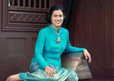 ​诗琳通曾是大美人！不爱打扮心思都在工作上，64岁仍然待字闺中