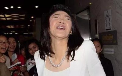 ​泰国前总理英拉最失态的几个瞬间，与奥巴马对眼那张很“暧昧”！