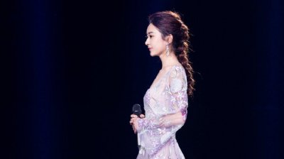 ​赵丽颖的8张高清写真：图2最甜美，图4最霸气，图7最适合做壁纸！