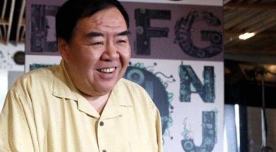 ​“肥猫”郑则仕因病1年瘦27斤，头发稀疏苍白，幸好妻子不离不弃