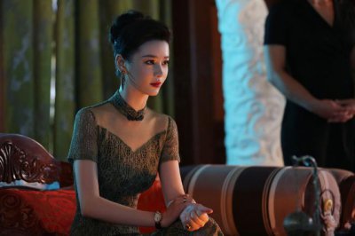 ​“晶女郎”邱意浓真有料，看她穿旗袍就知道了，王晶的眼光真毒！