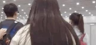 被自己老婆“拎着”上热搜?大张伟与经纪人的爱情让人羡慕