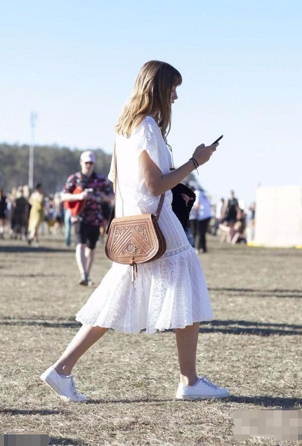 这几款蕾丝裙才是最好看的，真的是美到飞起，回头率爆表