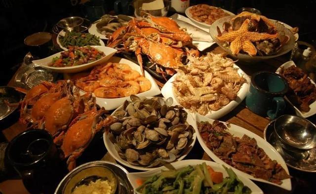 北戴河农家院包吃包住，一人一天150元，海鲜管饱，看看伙食咋样