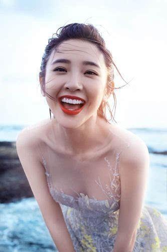 父亲私生活混乱，四婚娶90后小妈，张若昀爱情顺利却少了亲情