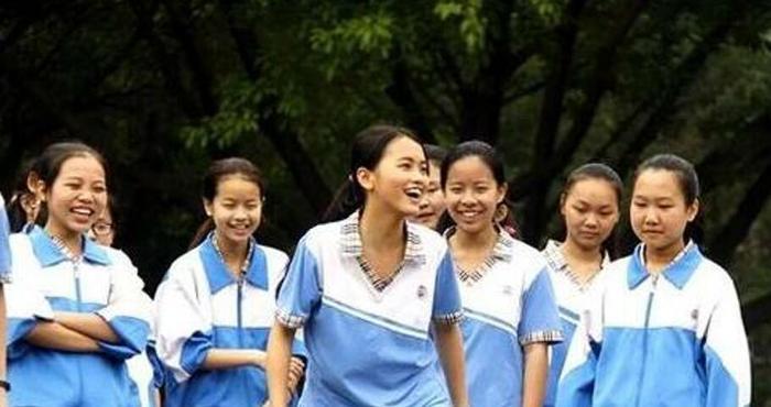 不要低估女生之间的校园暴力，其残忍程度让人痛心疾首