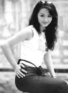 揭香妃17年前车祸内幕，被甩车外七孔流血体无完肤！