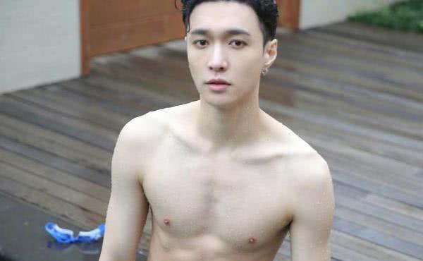 盘点有腹肌的5大男神们，身材最令人羡慕，迷倒花季少女！