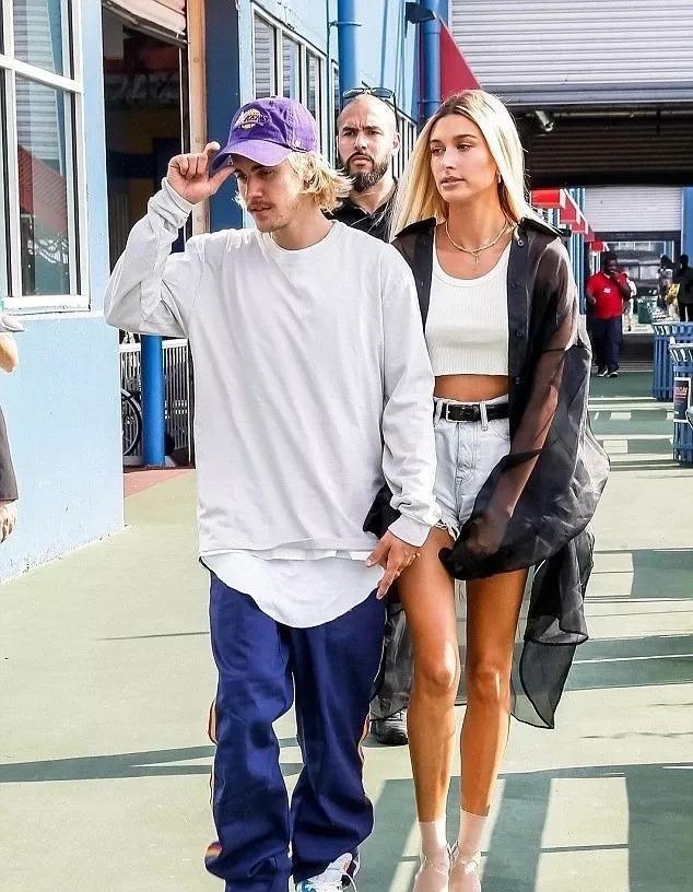 比伯海莉领证结婚，网友：北美“意难忘”要大结局了？