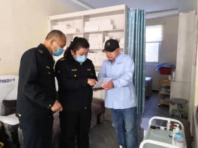 ​“采耳一次100多元，咋一人收了300多？” 原来是“一侧”