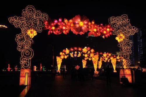 河南过年时好玩的地方全在这里，灯盏、庙会，你最喜欢哪个？