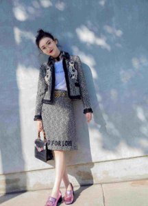 ​盘点景甜五张最美的照片，隔户杨柳弱袅袅，恰似十五女儿腰！