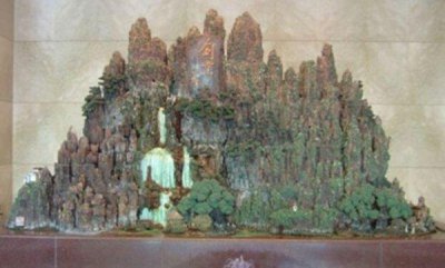 ​世界上最大的陶塑作品，长度有4.866米