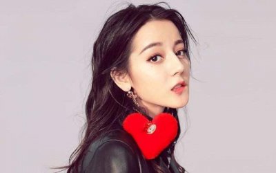 ​迪亚热巴生日，众星纷纷祝福，只有他最了解热巴！