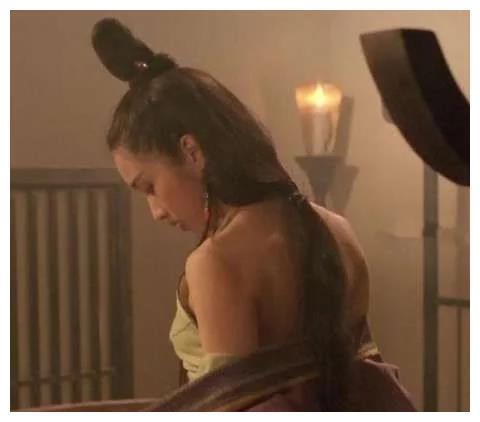 那些拍古装剧漏肚兜的女星,张柏芝惊艳,最美还是她