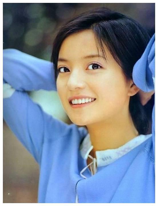 赵薇最珍贵的四张青涩照,第一张颜值逆天,看完最后一张直接缺氧