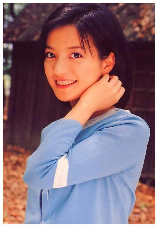 赵薇最珍贵的四张青涩照,第一张颜值逆天,看完最后一张直接缺氧