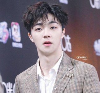 ​盘点各男星的锡纸烫，千玺最帅，黄明昊却像泡面卷？网友：想吃！