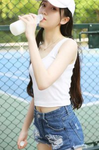 ​牛仔裤美女，图1像学生，图2像辣妈，图3像御姐，图4明星脸最尖！