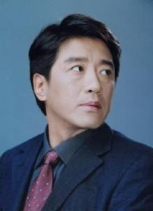 ​出道多年的他，低调生活钻研演技，儿子也很优秀真是人生赢家啊