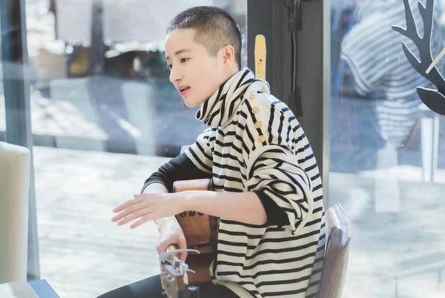 因奶茶千金被认识，坚持了四年音乐，如今蒋瑶佳如何成功归来