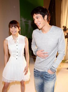 ​日本女星出轨气死丈夫，二婚出轨被赶出家门，如今又被曝婚外情