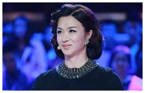 金星发微博言辞犀利，公开节目停播原因，称遭小人嫉妒导致停播