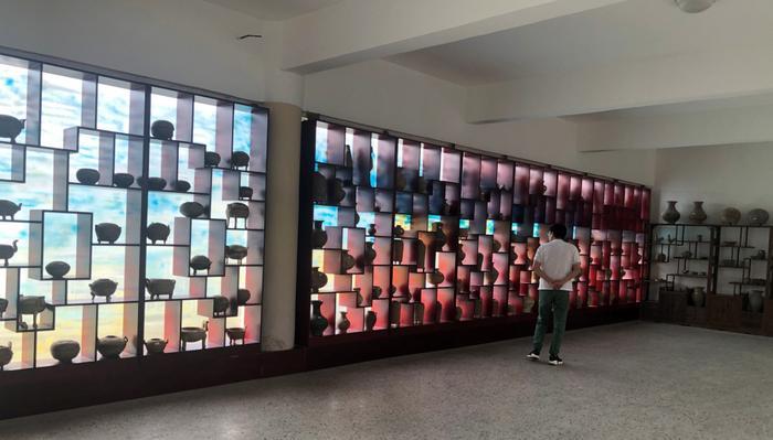 相声名家韩兰成倾其所有 让石头“说话”