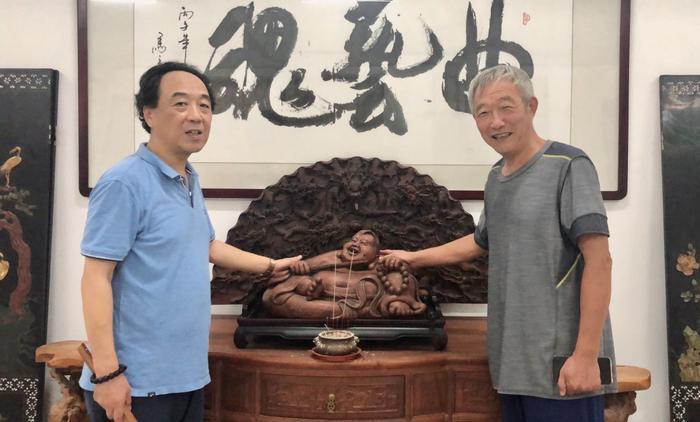 相声名家韩兰成倾其所有 让石头“说话”