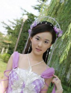 ​秀得了身材斗得过黄奕，霍思燕的“黑红”上位史一点也不简单