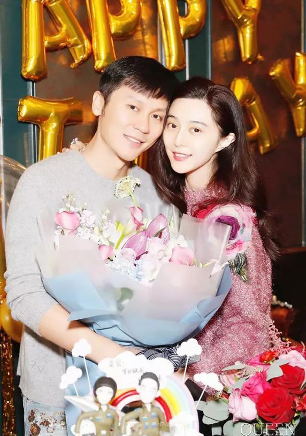 甜蜜轰炸，李晨求婚范冰冰成功，大黑牛终于抱得美人归！