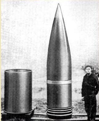 毁天灭地—德国巨炮，炮管直径容纳四个成年人，需2000人操作它