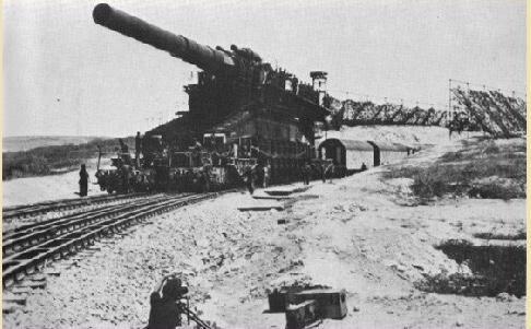 毁天灭地—德国巨炮，炮管直径容纳四个成年人，需2000人操作它