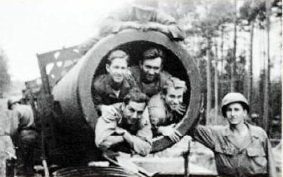 毁天灭地—德国巨炮，炮管直径容纳四个成年人，需2000人操作它