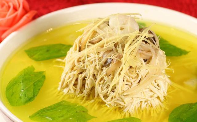 被国外来宾誉之为“东亚名肴”的扬州大煮干丝，游客必点？