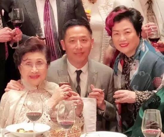 21年相守15年追思, 唐鹤德与张国荣一样, 都是感情“吝啬”者