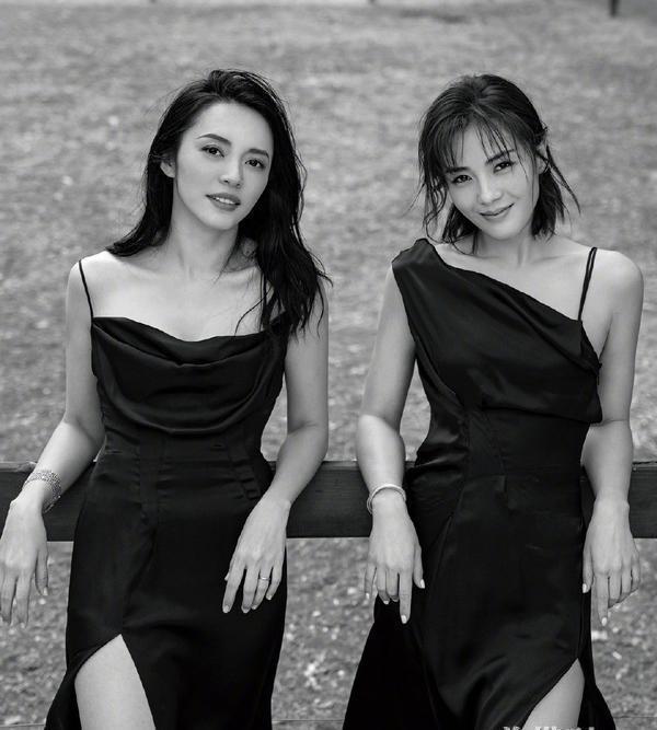 姚晨和刘涛罕见同框，穿同款吊带黑裙，同是70后，更喜欢谁的演绎