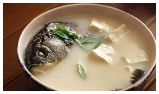 如何把鱼汤炖白，炖出奶白色鱼汤的窍门